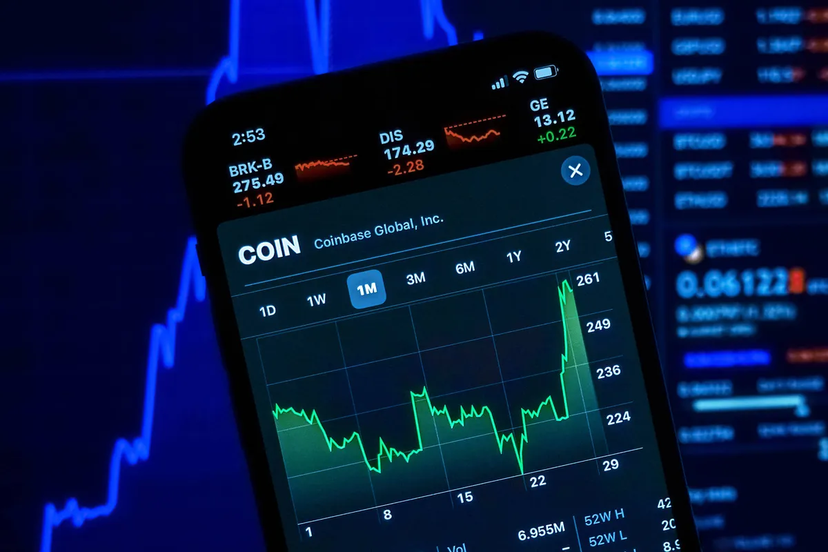 Community forum on decentralized crypto exchange